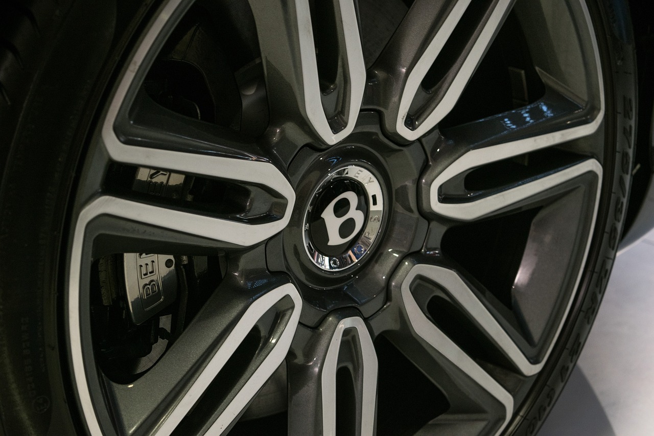 豪华与科技的完美融合,最新系列奥迪车型亮相!